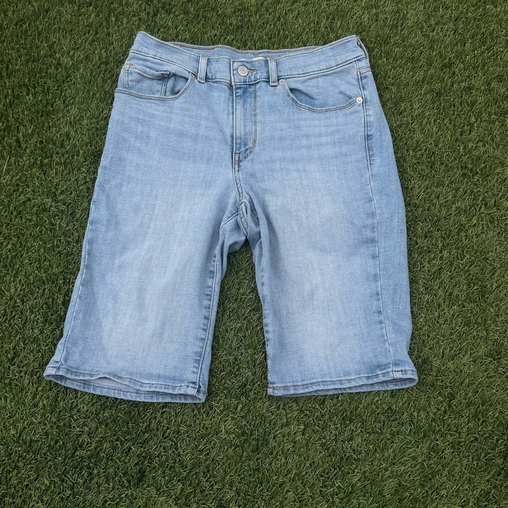 Levi’s Classic Bermuda Shorts - Picture 3 of 10